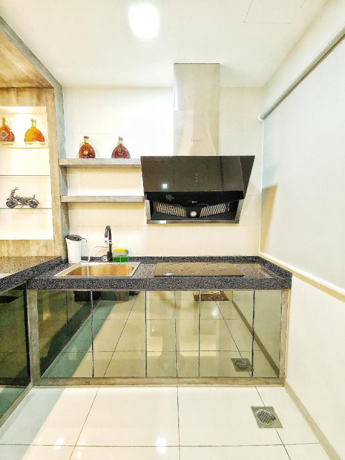 Apartment One Life Four Season Waterpark Manhattan