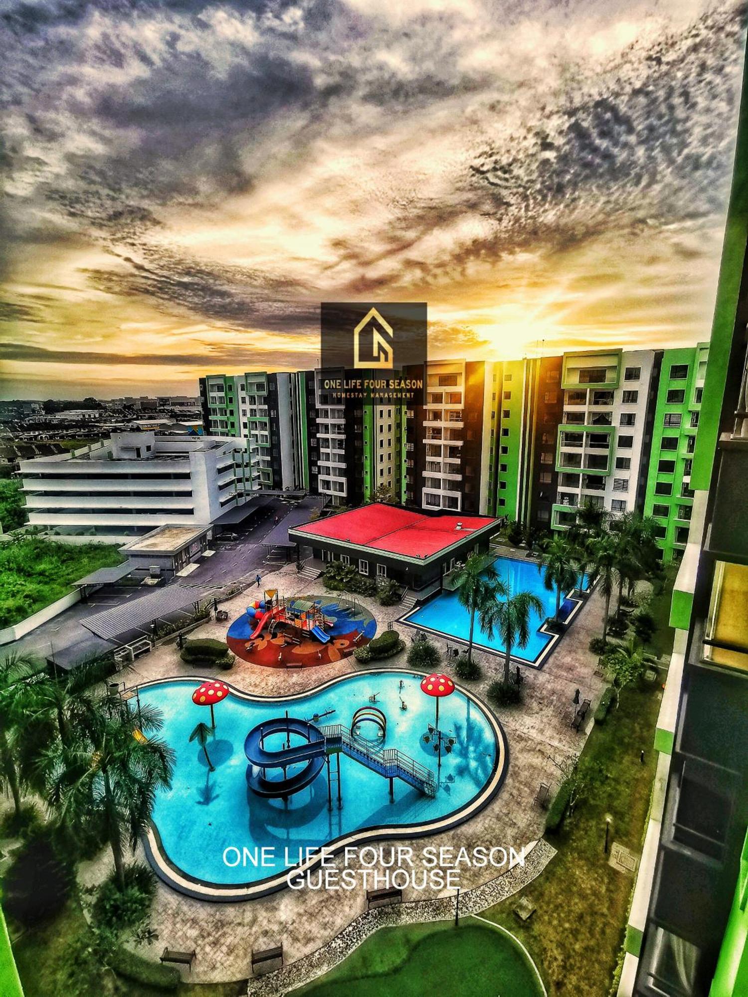 One Life Four Season Waterpark Manhattan *