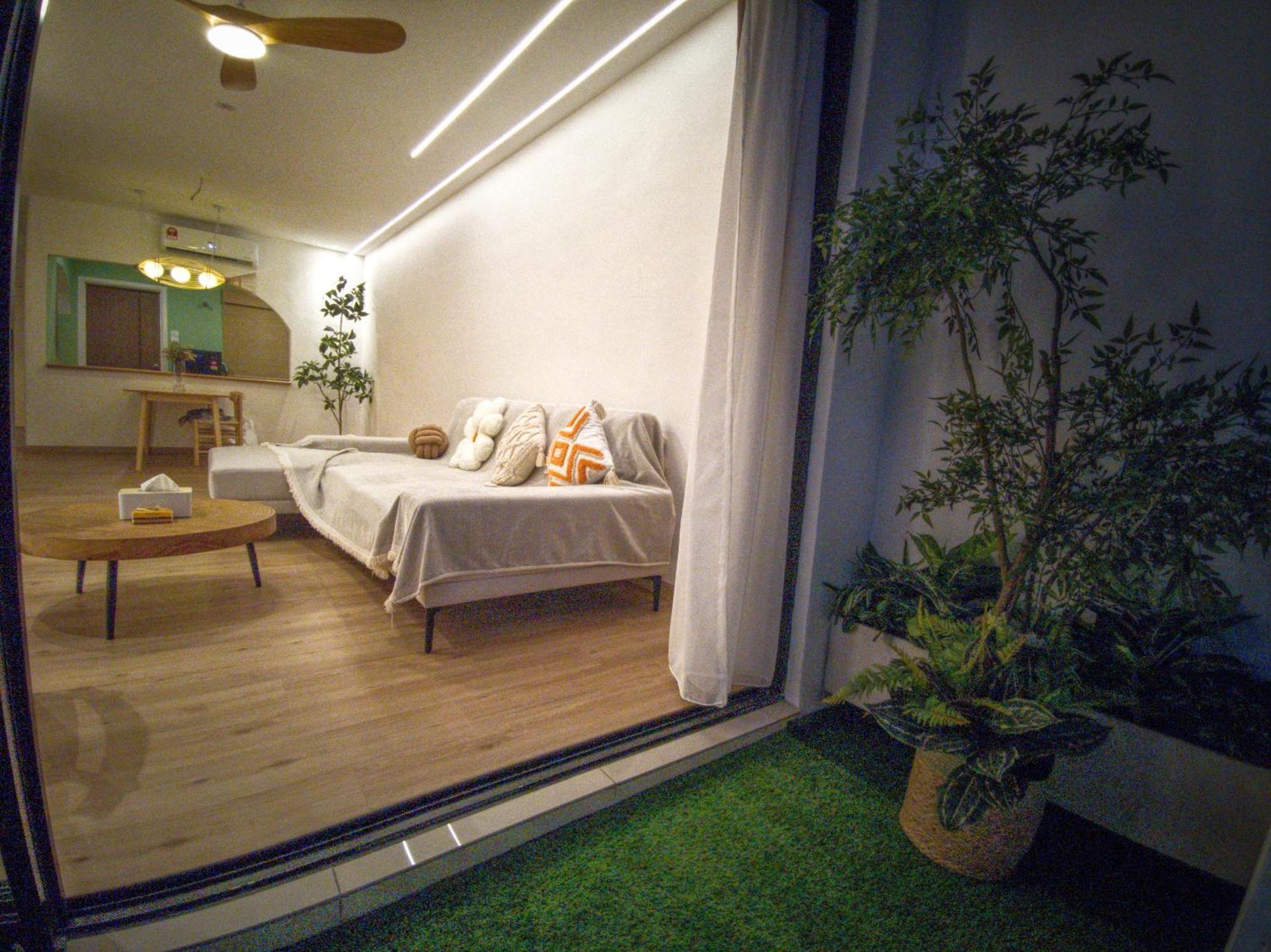 One Life Four Season Waterpark Manhattan Apartment