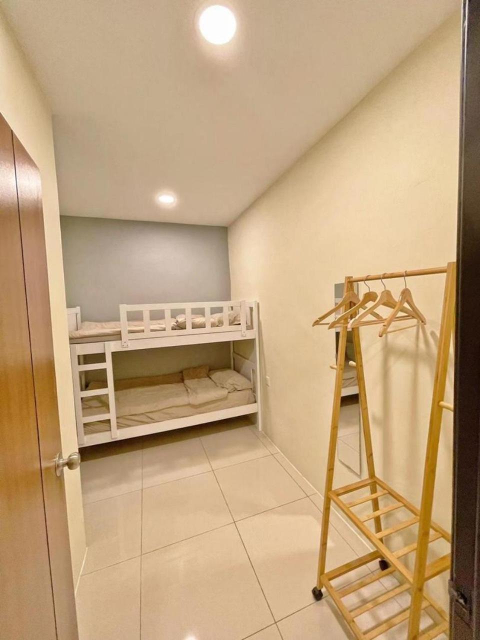 One Life Four Season Waterpark Manhattan Apartment